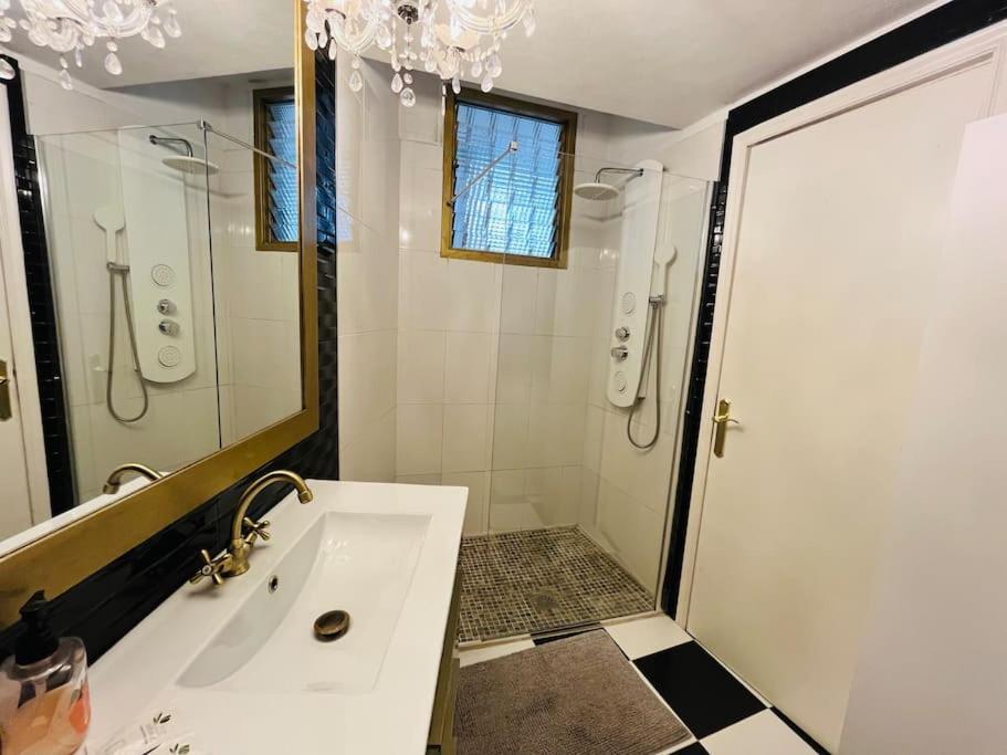Honey Place Apartment